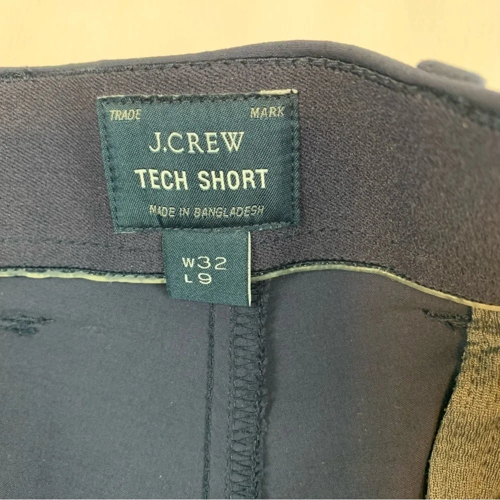 Men's J. Crew Navy 9” Tech Shorts Sz 32